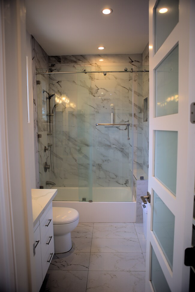 Building Photo - 1215 Altamead Dr