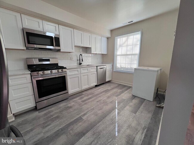 Building Photo - 782 Quince Orchard Blvd