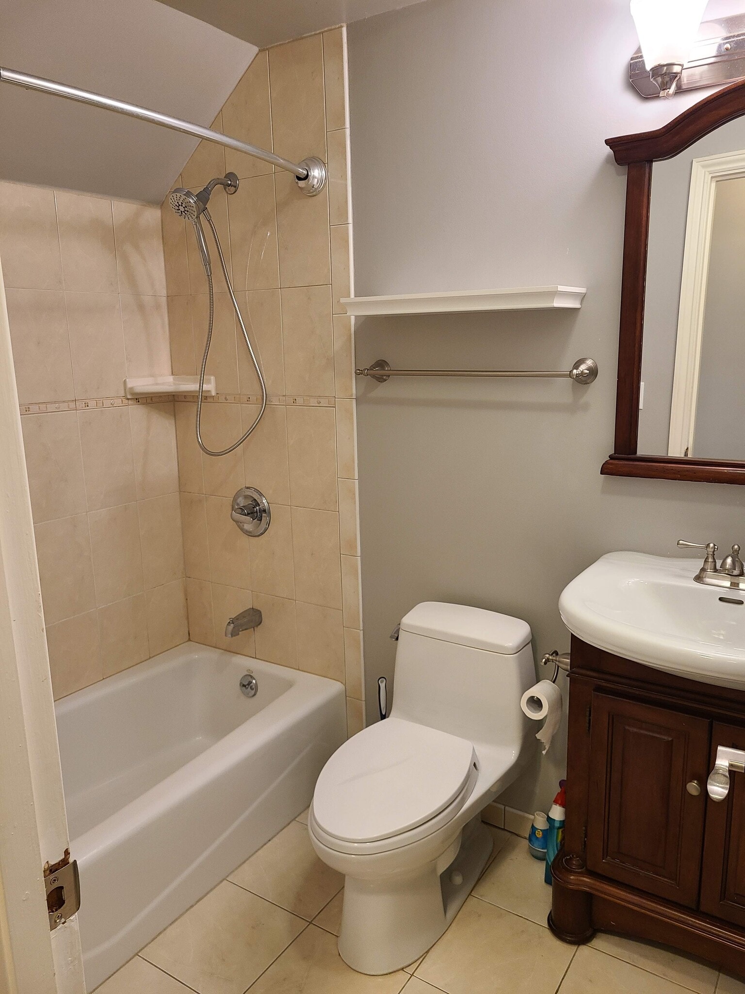 Bath 2 - 824 26th Ave