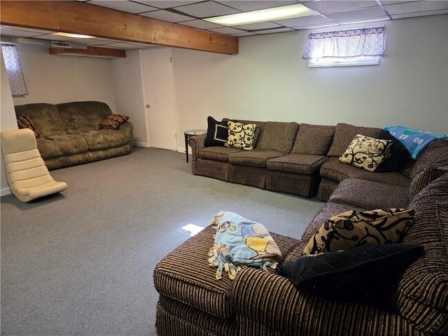 Building Photo - 15 Meadowview Ter