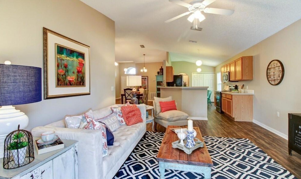 Building Photo - 90 Reeding Ridge Dr E