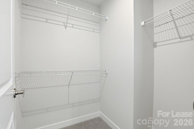 Building Photo - 862 Heathway Dr