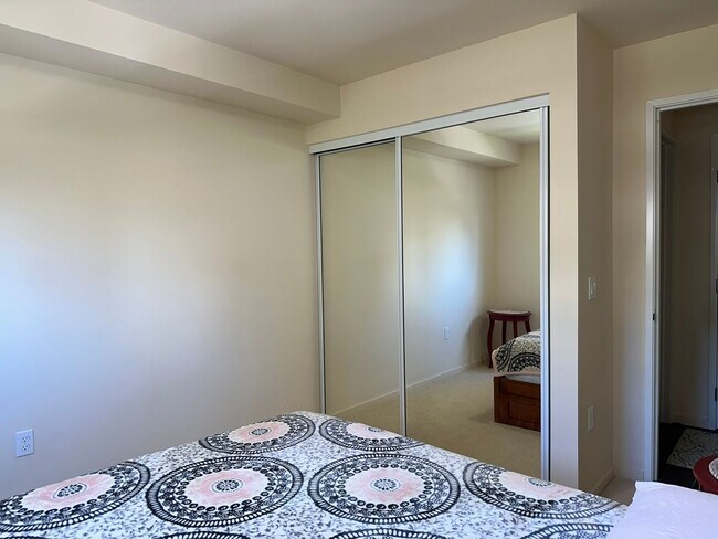 Building Photo - The Cove Waikiki - 2BR/2BA/2PK (Pet Negoti...