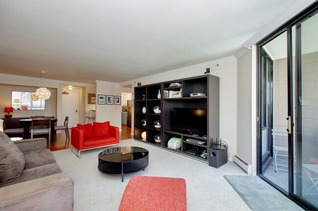 Building Photo - 900 Bush St