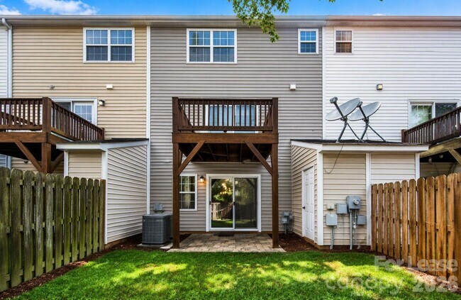 Building Photo - 10519 Yellow Rose Ln