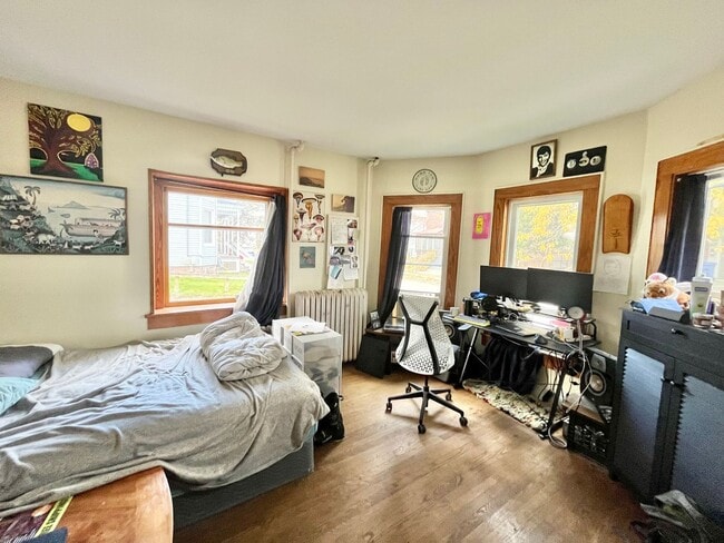 Building Photo - 39 Hickok Pl