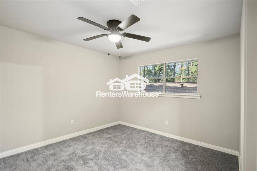 Building Photo - 6531 Coral Ridge Rd