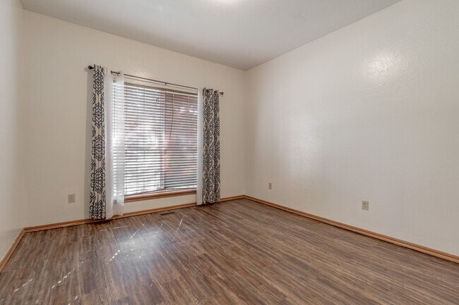 Building Photo - Beautiful 4-Bedroom, 3-Bath Home with 3-Ca...