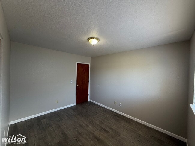 Building Photo - 5606 Mt Clemens Way
