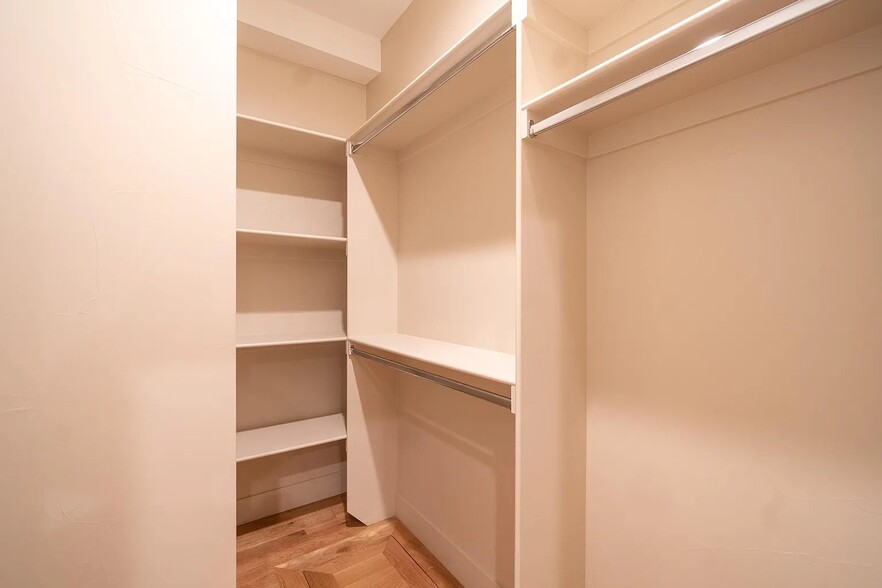 Walk-in Closest in Master Bedroom - 4265 W 13th Ave