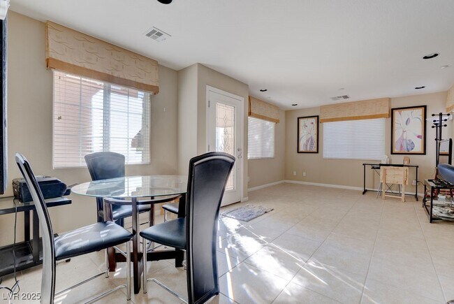 Building Photo - 7765 Floral Fabric Ct