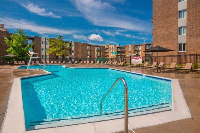 Building Photo - Bright and Modern 1 Bed 1 Bath Condo With ...