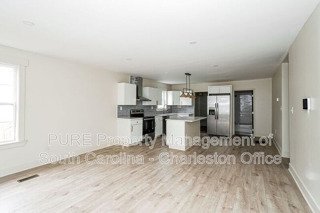 Building Photo - 2679 Oregon Ave