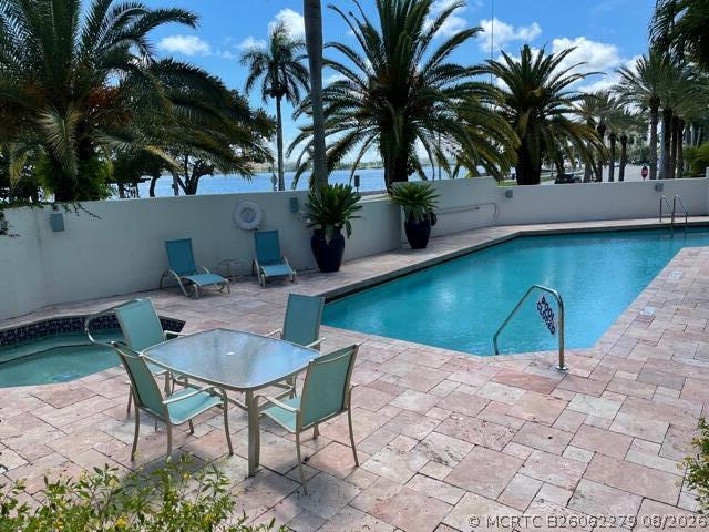 Building Photo - 1617 N Flagler Dr