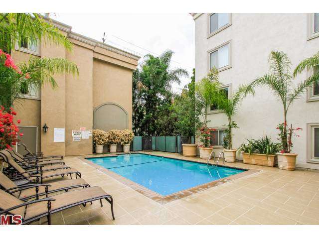 Building Photo - 141 S Clark Dr