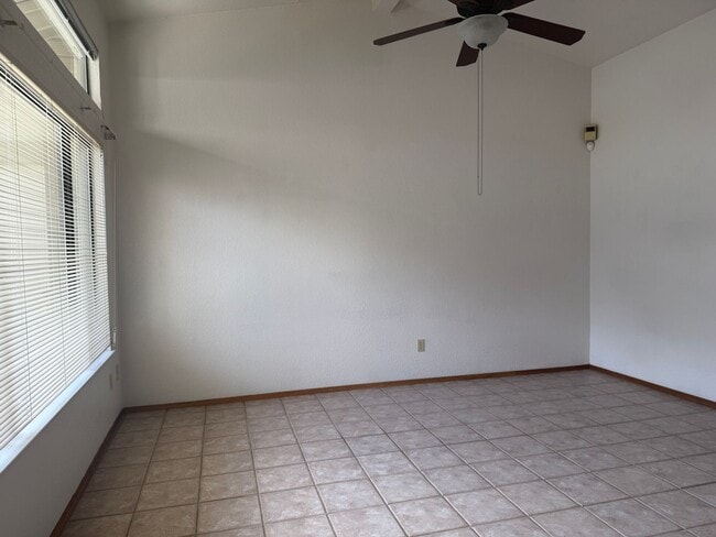 Building Photo - 832 Morissette Way