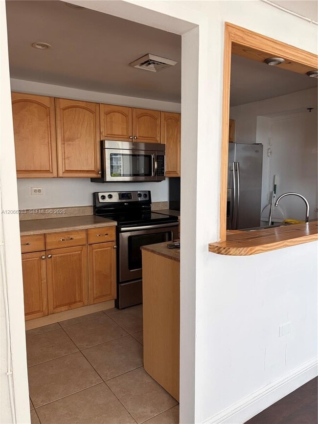 Building Photo - 7545 E Treasure Dr