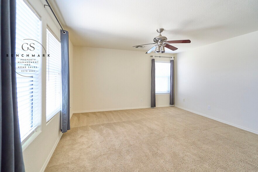 Building Photo - 4211 E Wading Pond Dr