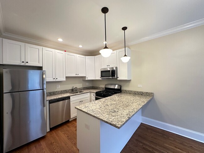 Building Photo - 1364 E 52nd St