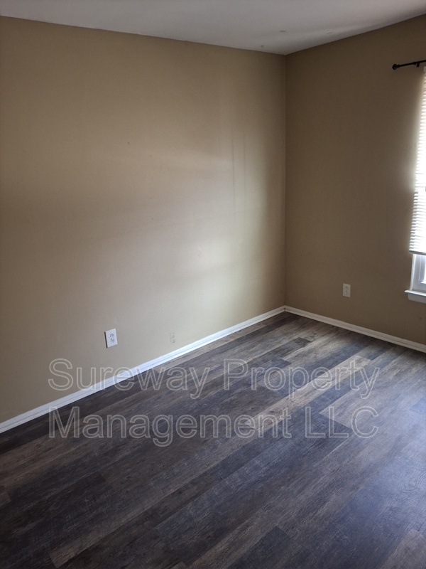 Building Photo - 12 W Wayne Terrace