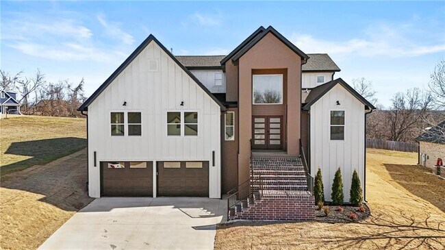 Primary Photo - 2170 Hopkins Ln