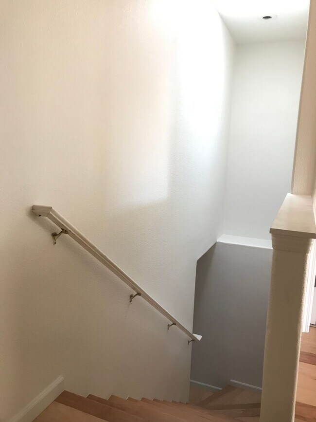 Building Photo - Groups Welcome! Nice Quiet Community One mile to downtown SLO