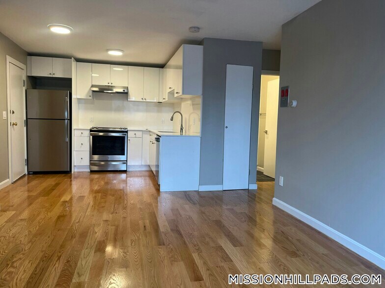 Building Photo - 226 Parker Hill Ave