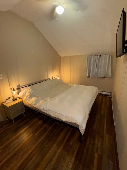 Main Bedroom - 31 Walling Rd