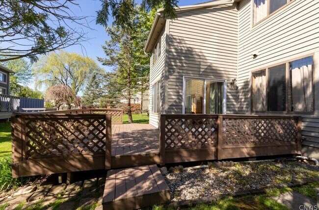 Building Photo - 8253 Honeysuckle Dr