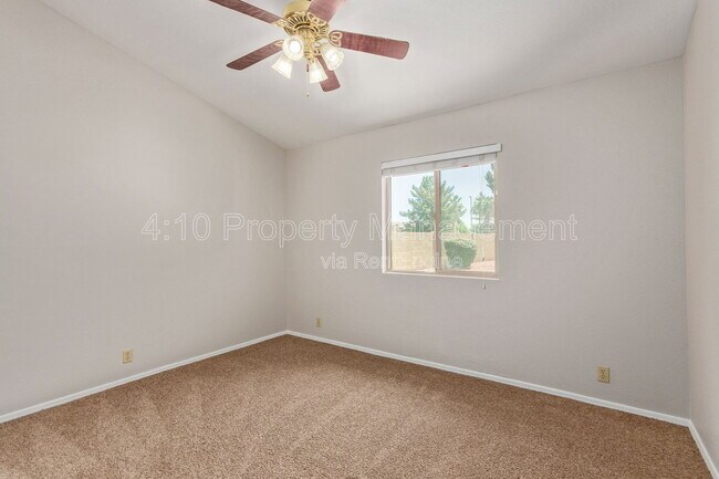 Building Photo - 2381 W Redwood Dr