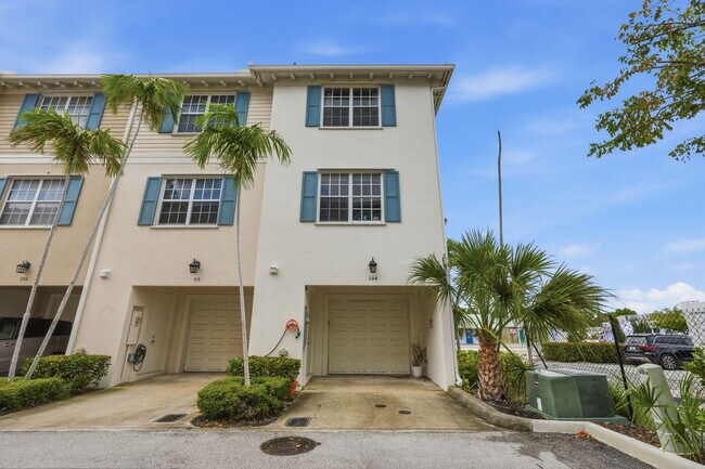Building Photo - 310 N Dixie Hwy