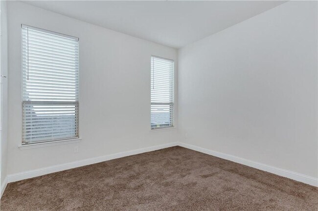 Building Photo - 2064 Remington Dr