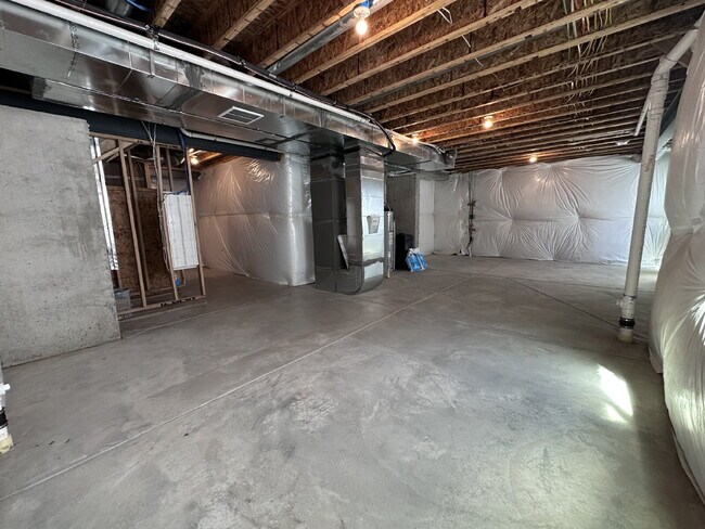 Building Photo - ~$1,000 OFF ONE MONTH'S RENT~ Stunning Thr...