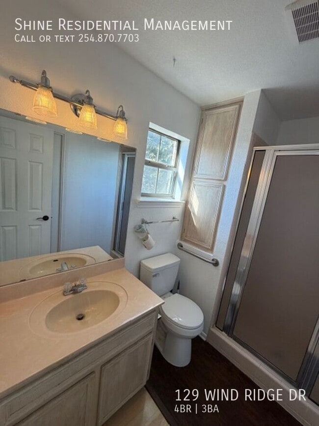 Building Photo - 129 Wind Ridge Dr