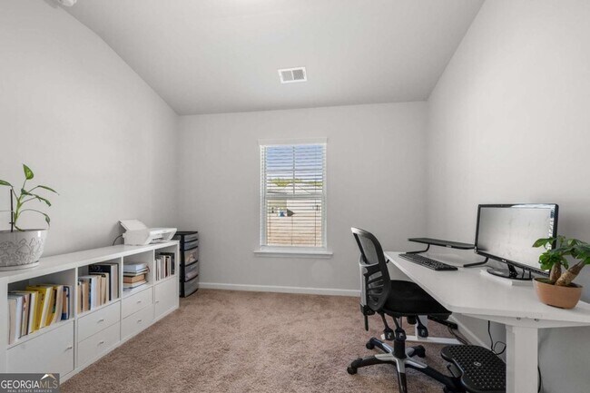 Building Photo - 925 Lakehaven Ln