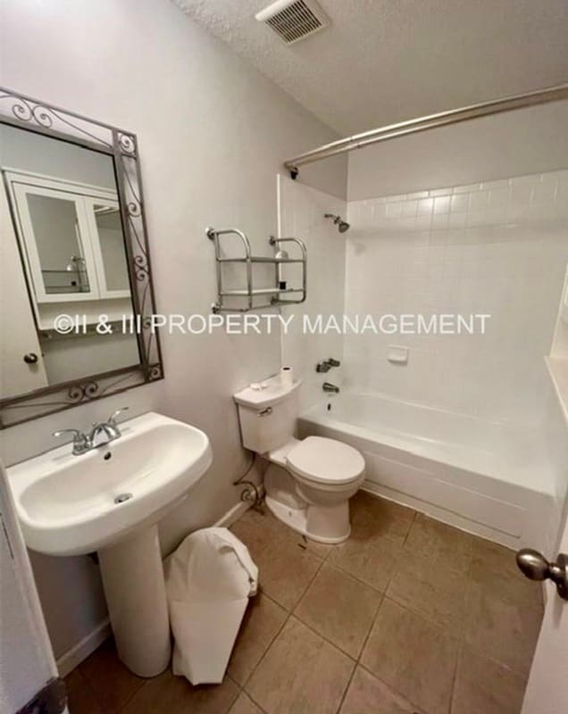 Building Photo - 8108 Monrovia St