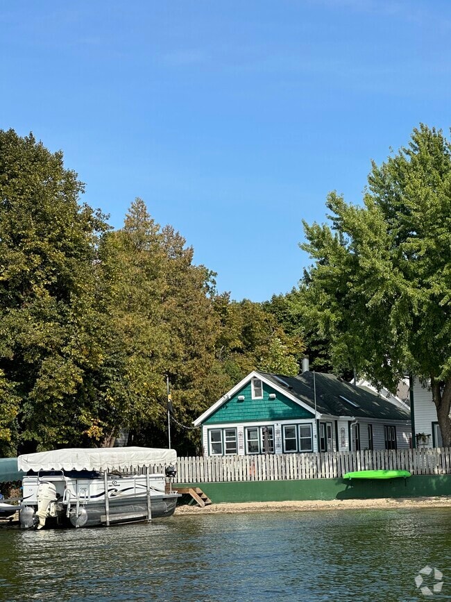 Building Photo - 123 S Ferry Dr