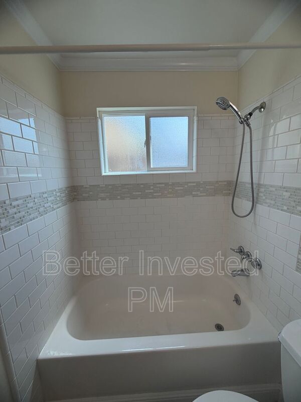 Building Photo - 92 Hendley St