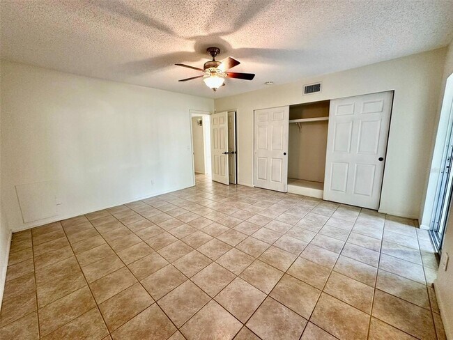 Building Photo - 2073 Denmark St