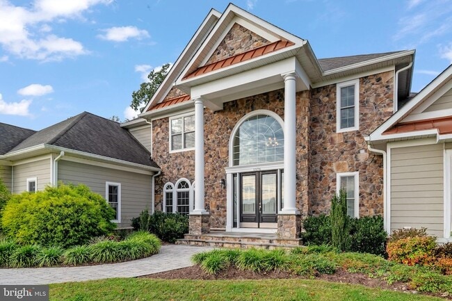 Building Photo - 1576 Bay Head Rd