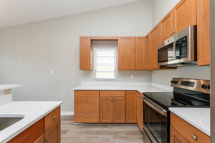 Building Photo - 2021 Lori Ann St