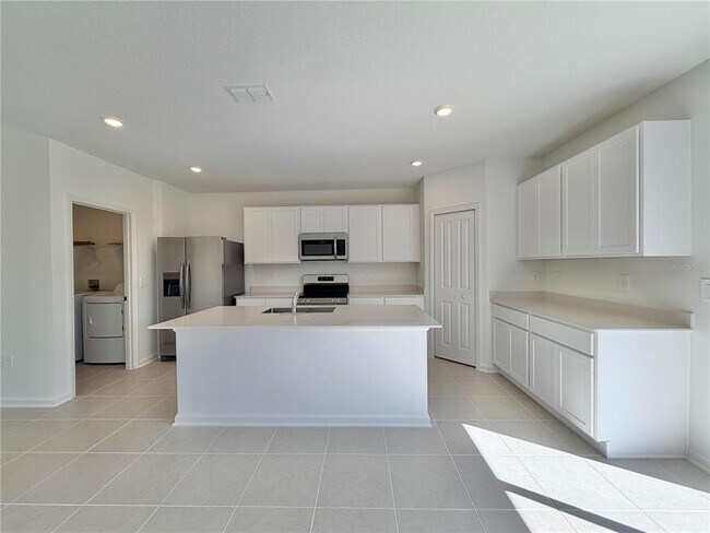 Building Photo - 3670 Hardman Dr