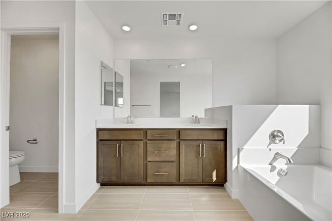 Building Photo - 2770 Alfena Pl