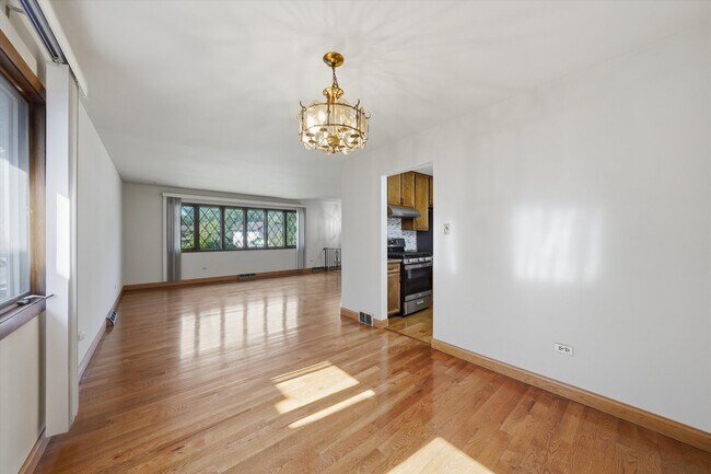 Building Photo - 4050 Violet Ln