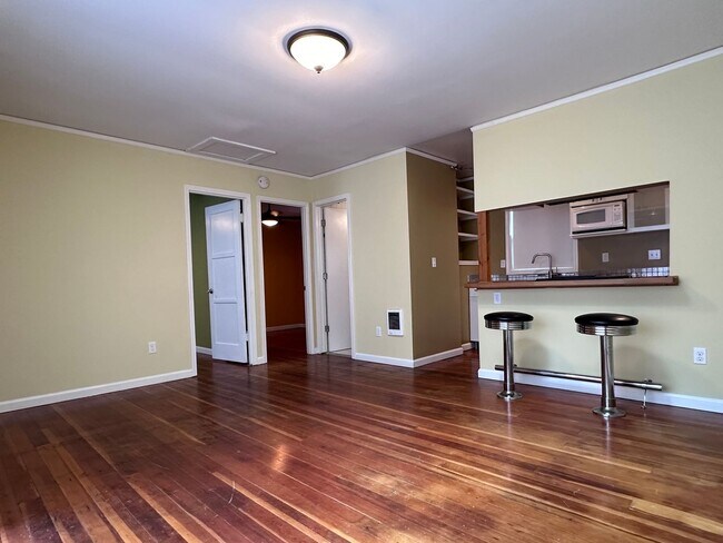Building Photo - Modern and Affordable in Cully