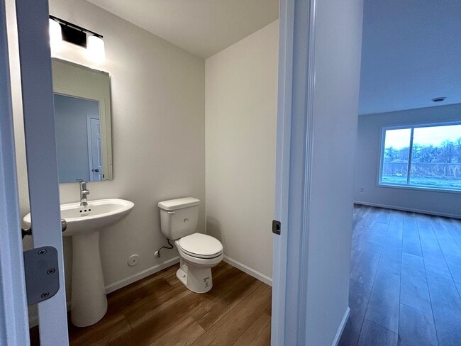 Building Photo - Spacious & Stylish 3-Bed Home with Modern Finishes and Attached 2-Stall Garage