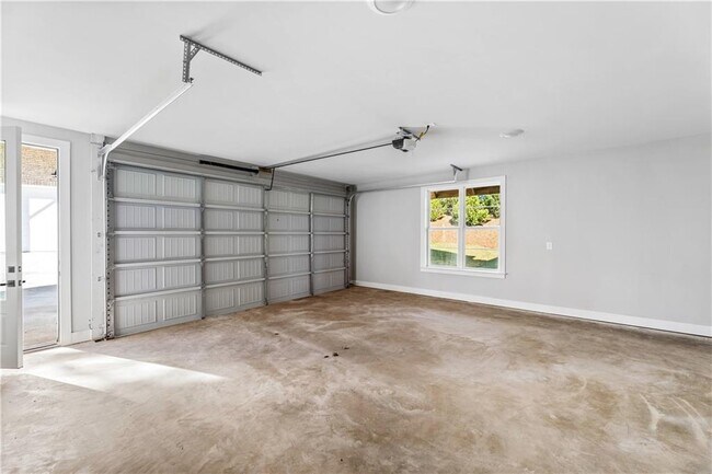 Building Photo - 2035 Parkside Ln