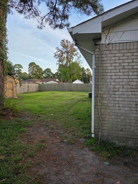 Building Photo - 1317 Roosevelt Blvd