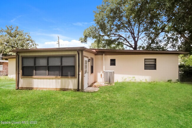 Building Photo - 2885 Citrus Dr