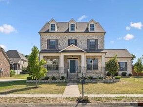 Building Photo - Fabulous 5BR Home in Thompsons Station